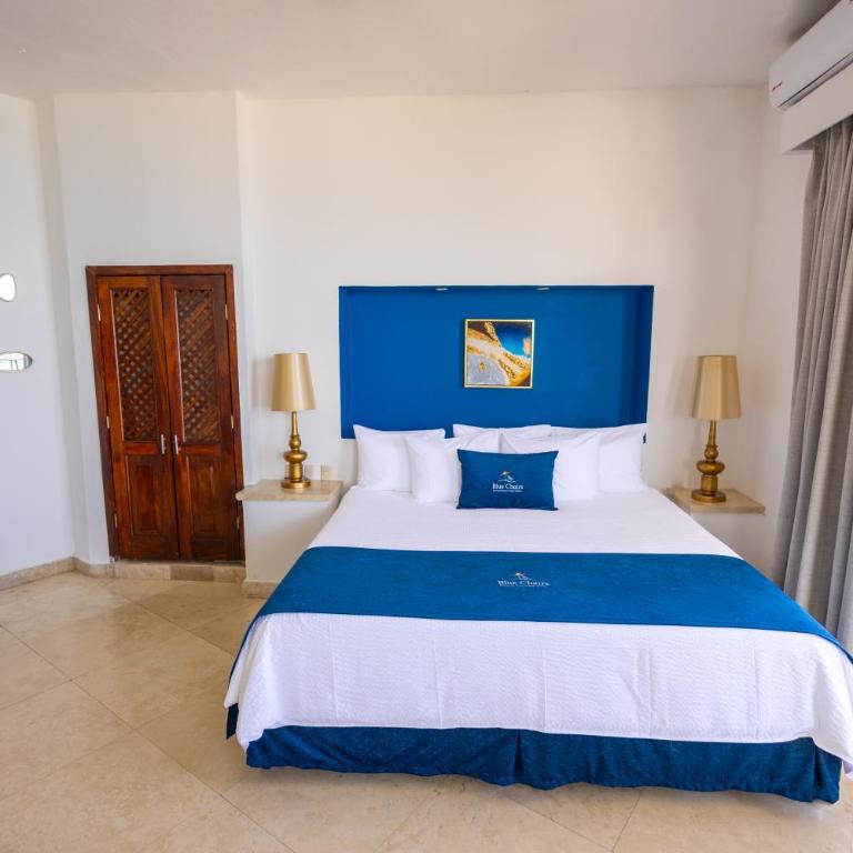 Blue Chairs Beachfront Resort Puerto Vallarta - Adults Only - Blue Splendor Oceanfront King Bed - 3