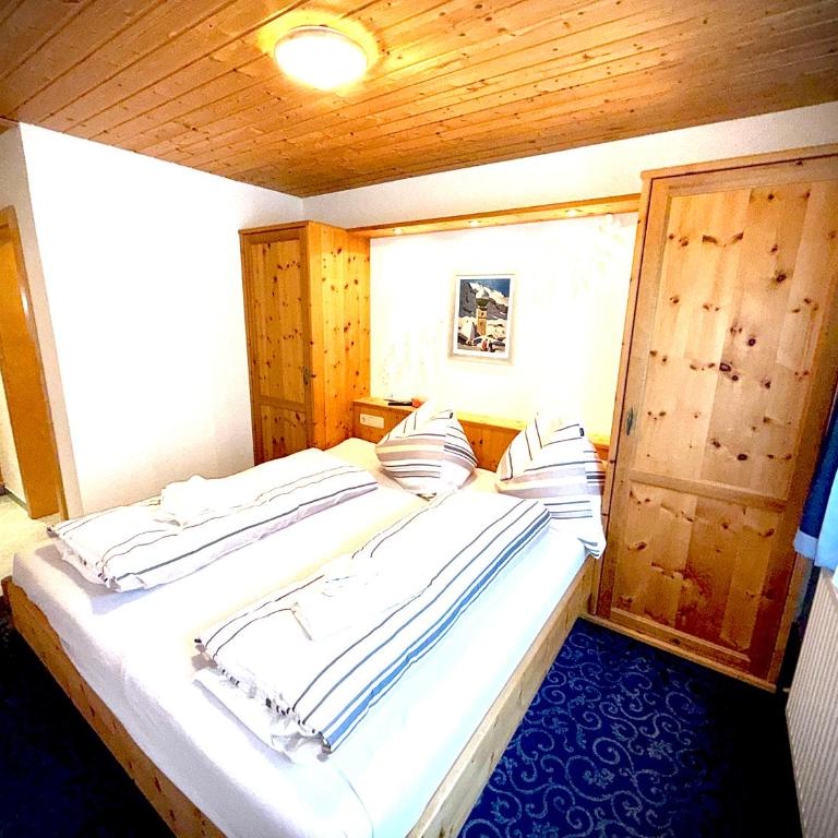 Ferienwohnung Geisslein - Three-Bedroom Apartment - 11