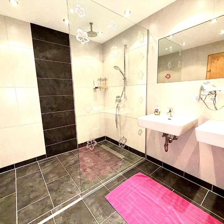Ferienwohnung Geisslein - Three-Bedroom Apartment - 13