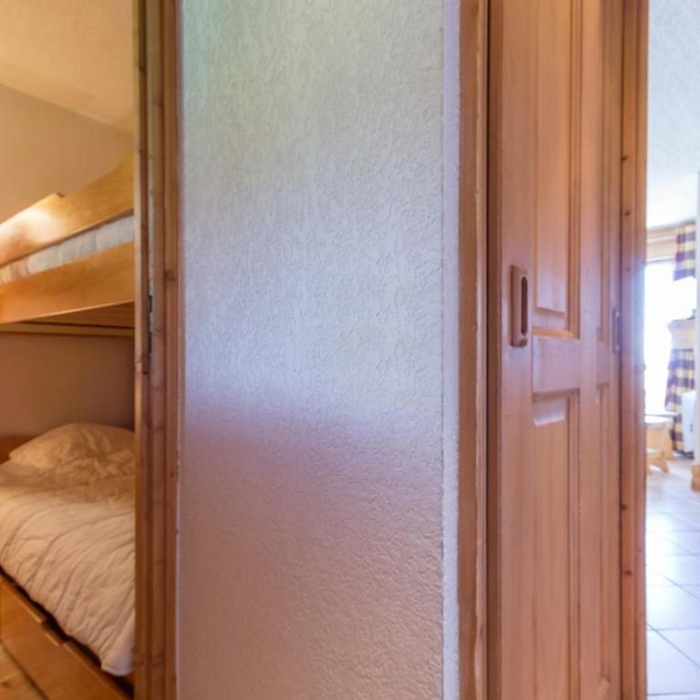 Appartement lumineux au calme avec balcon et accès skis aux pieds - FR-1-346-397 - Appartement - 8