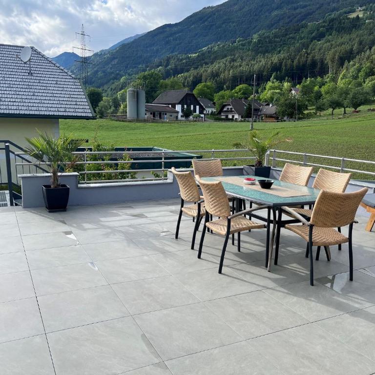 Großzügige Wohlfühl-Ferienwohnung - Apartment mit 3 Schlafzimmern und Bergblick - 13