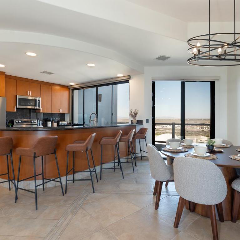 Stunning 3BR 3BA Cortez 601 at Las Palomas - Vacation Home - 2