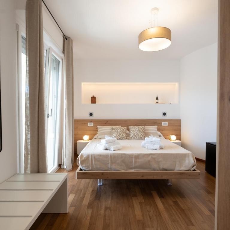 Nerea Suites - Camera Matrimoniale Deluxe con Balcone - 4