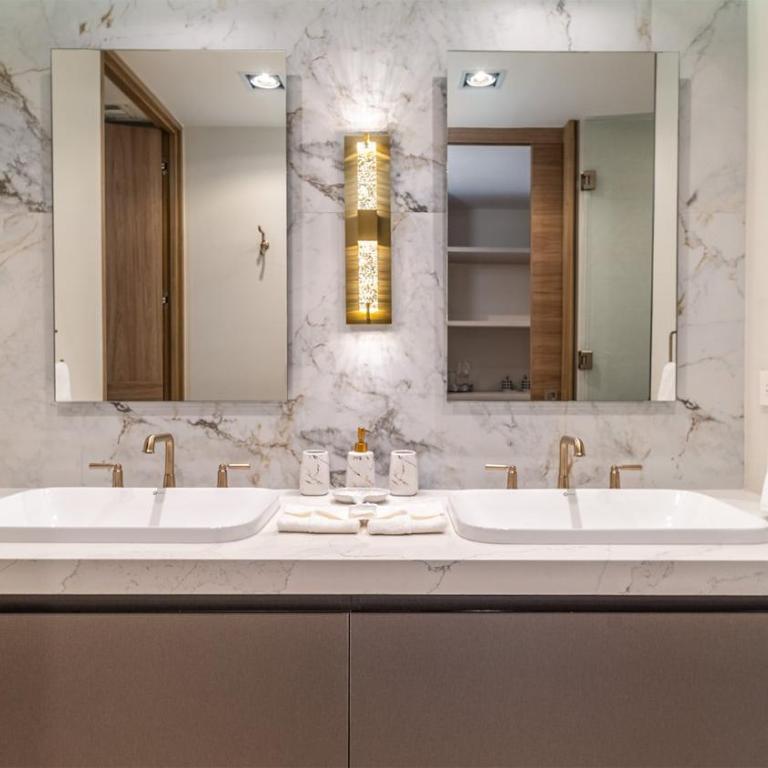 New Beachfront Resort Offering Luxury & Incredible Views - Ferienhaus - 8