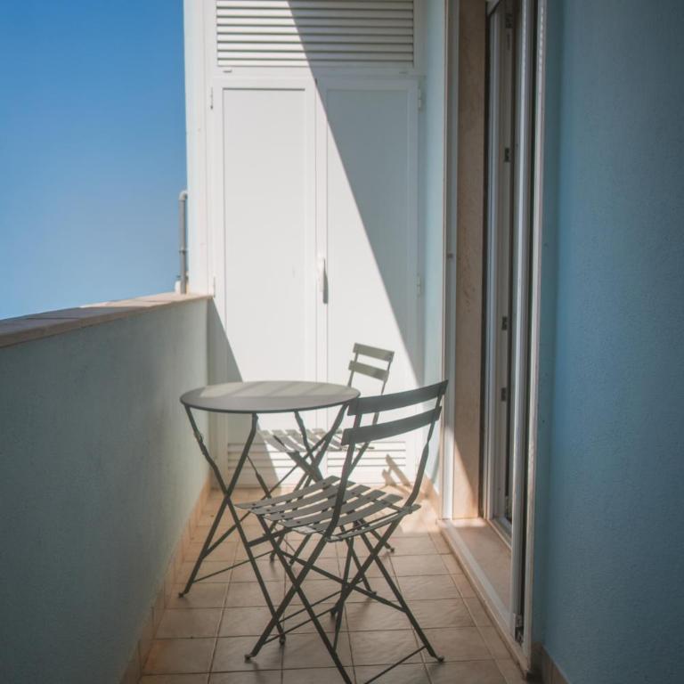Nerea Suites - Camera Matrimoniale Deluxe con Balcone - 42