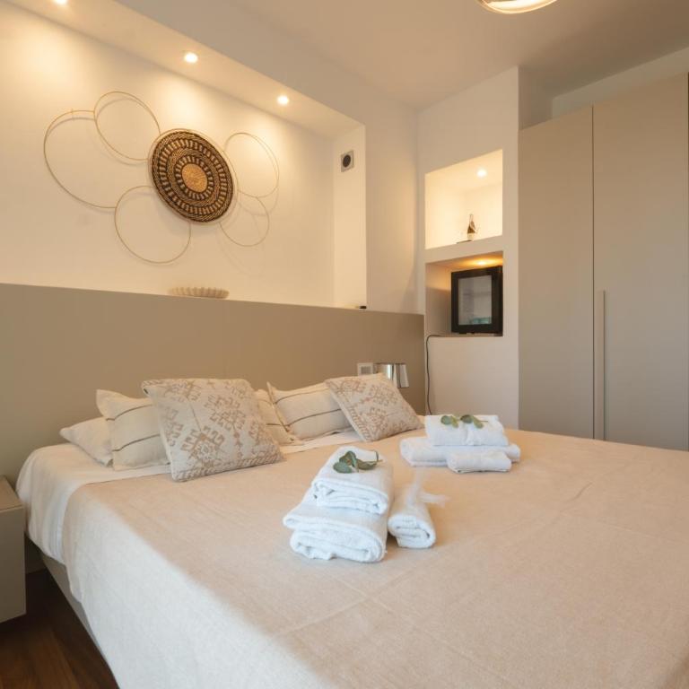 Nerea Suites - Camera Matrimoniale Deluxe con Balcone - 34