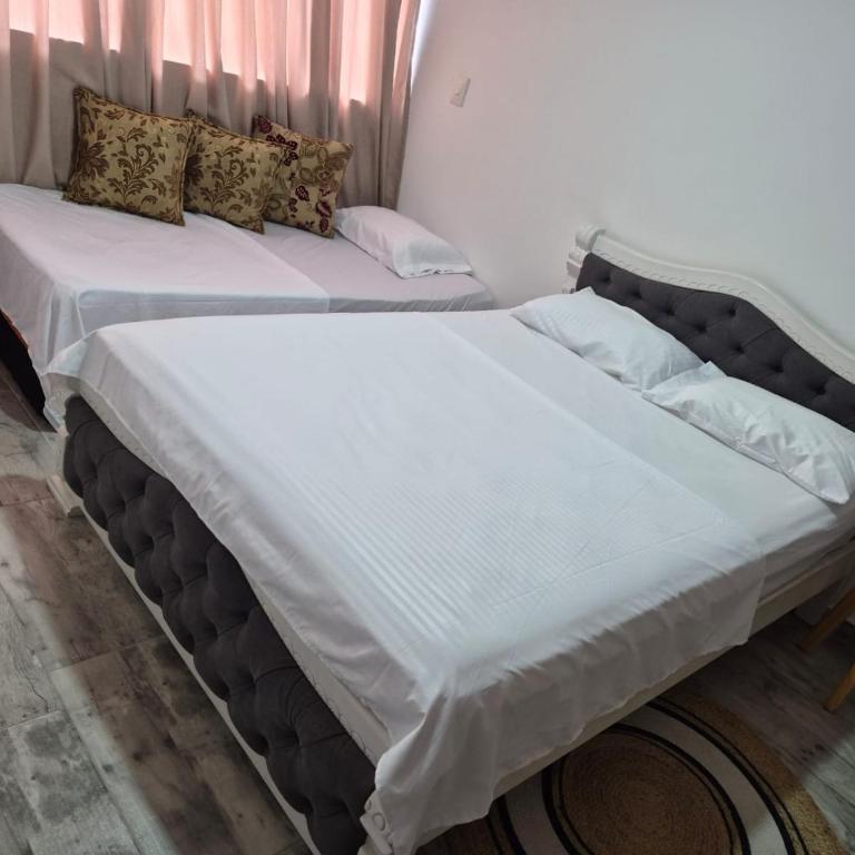 Mavile L&B - Two-Bedroom Apartment with Balcony - 4