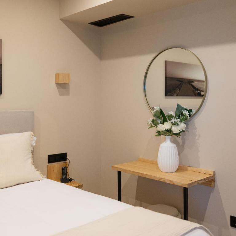 Arena Málaga Suites - Standard Double Room - 14