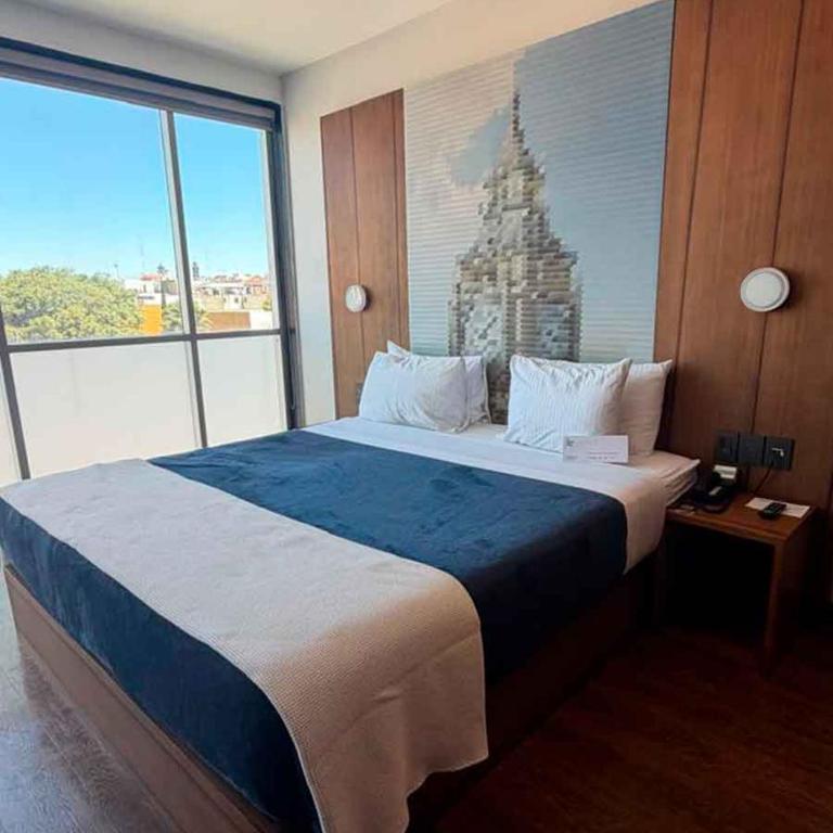 Ikonik Hotel Puebla - Deluxe Zimmer mit Kingsize-Bett - 4