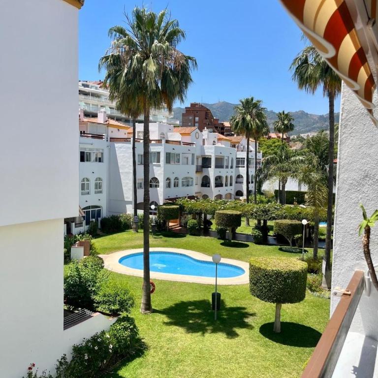 Palm Tree Avenue Penthouse Apartment - Two-Bedroom Apartment - 3