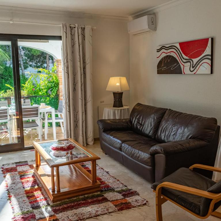 Garden Escape - Two-Bedroom Apartment - 3