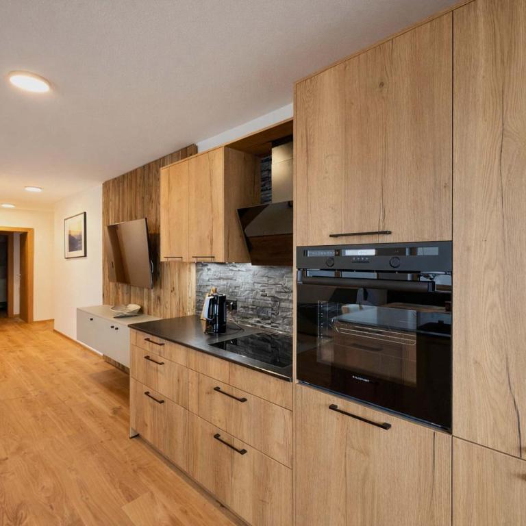 ELEVATE - Balcony & Mountain View - Apartment - 16