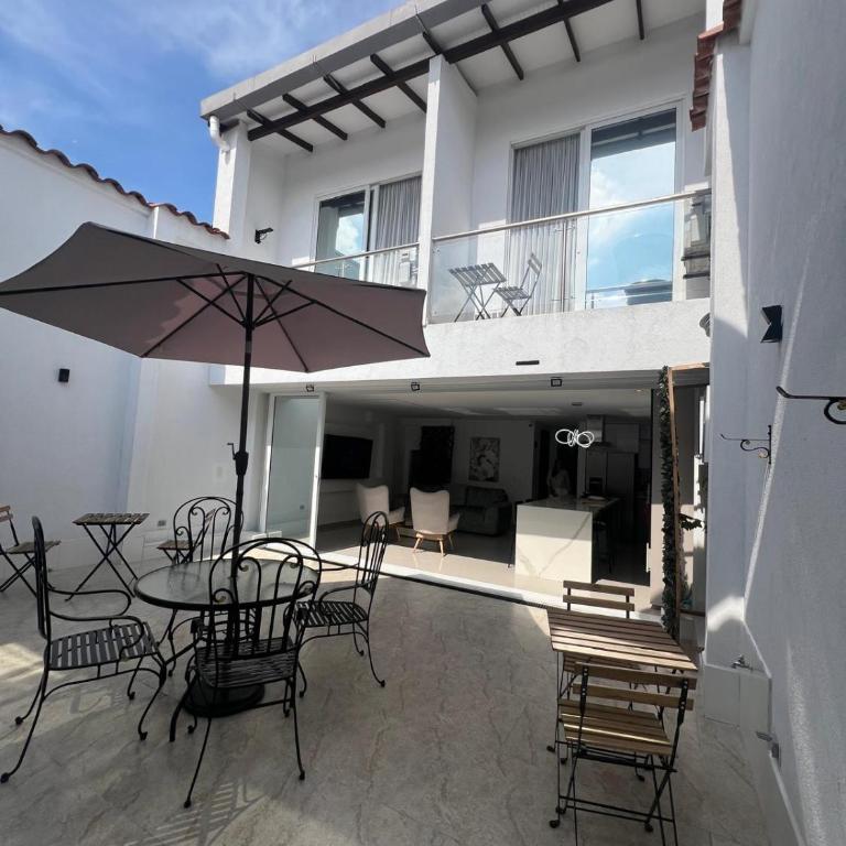 Valymar Inn International Home Hotel - Deluxe Double Room with Balcony - 3