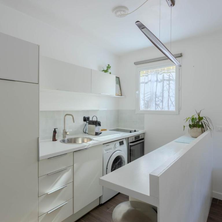Studio lumineux avec jardin privé et parking - Appartement avec Terrasse - 9