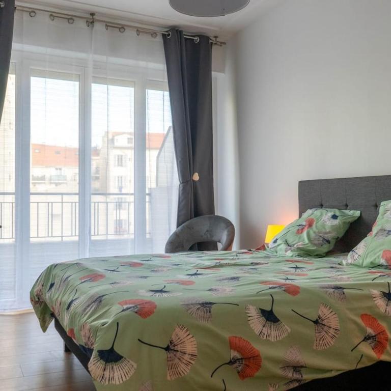 3 rooms with balcony and parking 3 min from the sea - Appartement 2 Chambres - 14