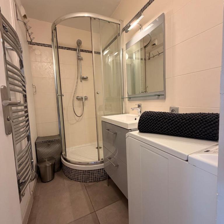 L Ecrin Lumineux, piscine, Clim et parking à 100 m de la mer - LaConciergerieByNina - Appartement 1 Chambre - 3