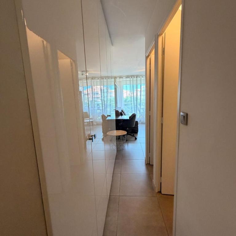 L Ecrin Lumineux, piscine, Clim et parking à 100 m de la mer - LaConciergerieByNina - Appartement 1 Chambre - 8