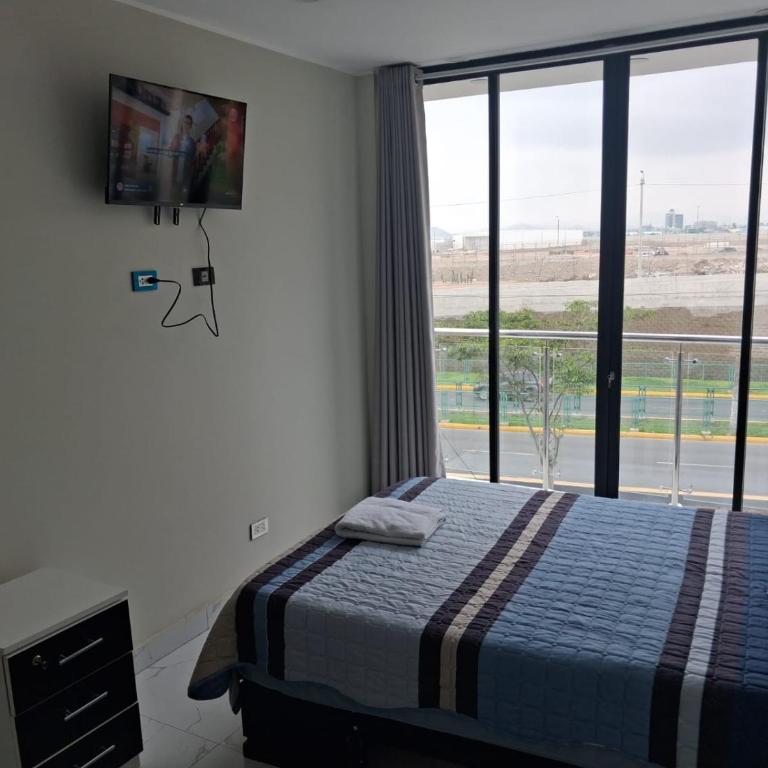 Family Accommodation - Includes taxi from the airport to the apartment - Deluxe One-Bedroom Apartment with City View - 10