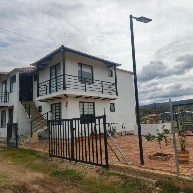 El Eden - Apartamento de 3 dormitorios con balcón - 2