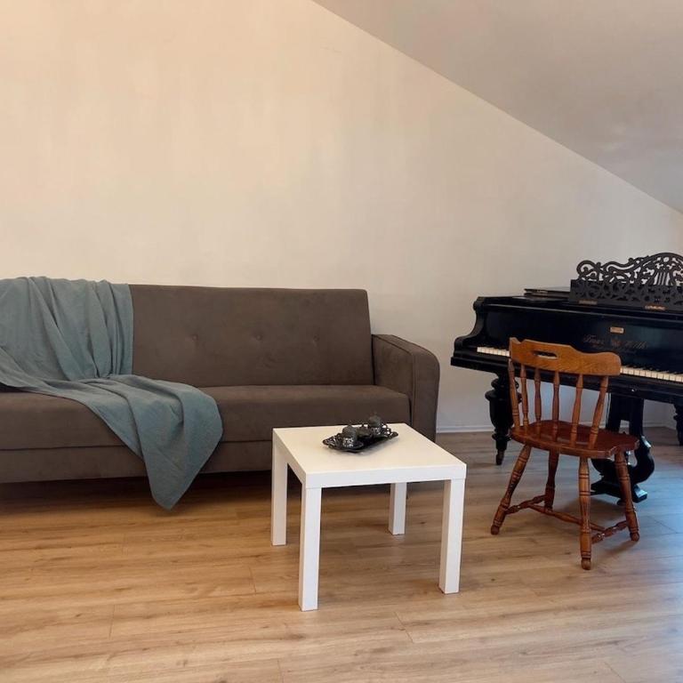 Homey 2-Level Apt with Piano, Workspace & Terraces - One-Bedroom Apartment - 9
