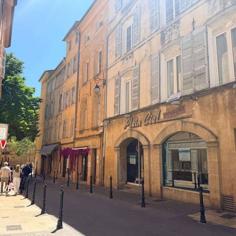 Aix-en-Provence, Maison provençale au calme de la campagne avec Spa et Clim - Appartement 2 Chambres - 100