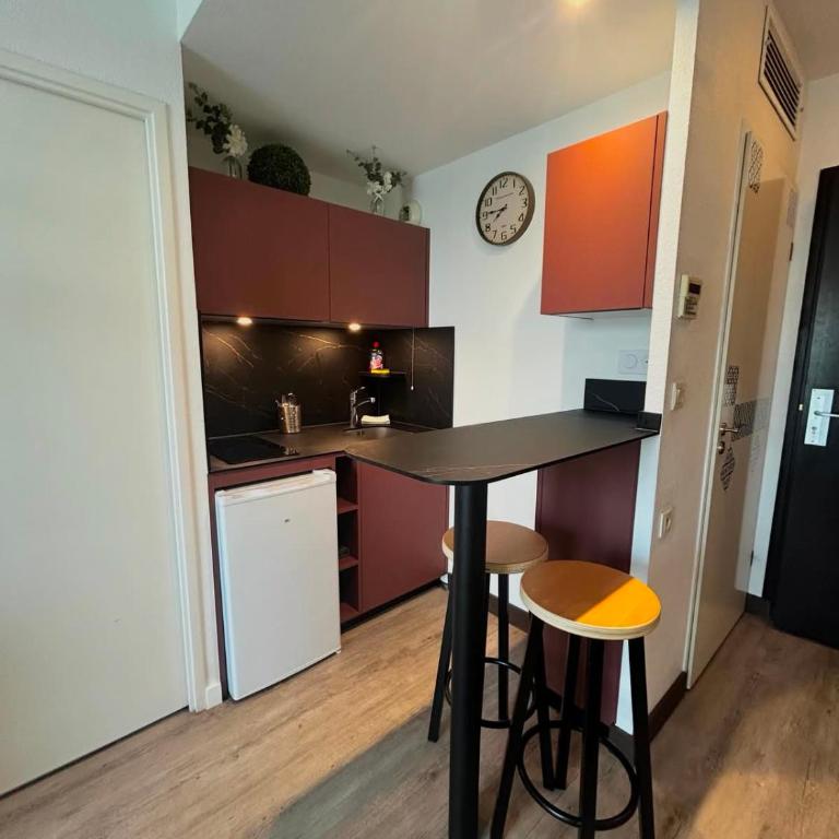 Superbe appartement sécurisé - Appartement 1 Chambre - 6