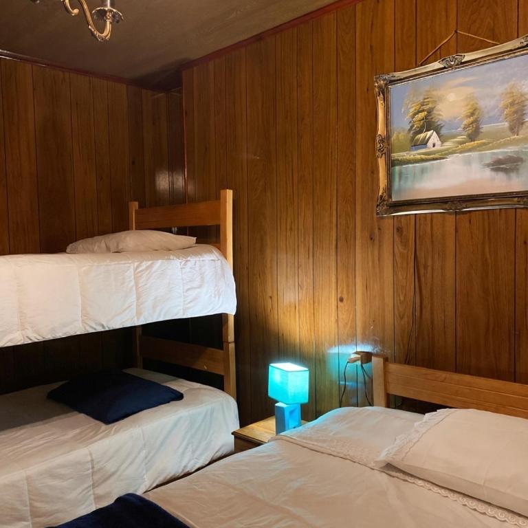Family House del Rey - Quadruple Room with Shared Bathroom - 2