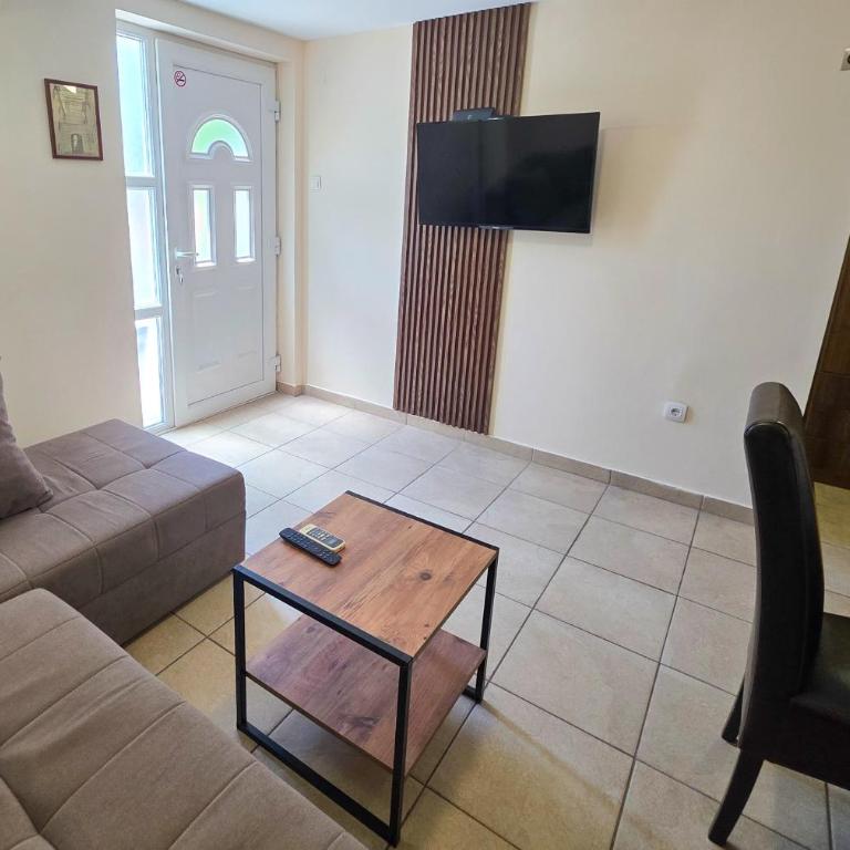 Apartmani Bijelic HN - Apartment with Garden View - 9
