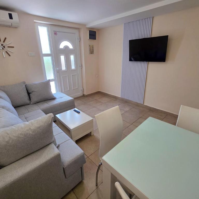 Apartmani Bijelic HN - Apartment with Garden View - 12