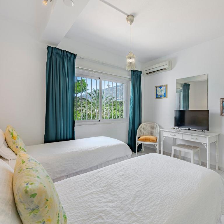 GOLF TOWN HOUSE IN ALOHA WITH POOL&GARDEN, Marbella - Vacation Home - 8