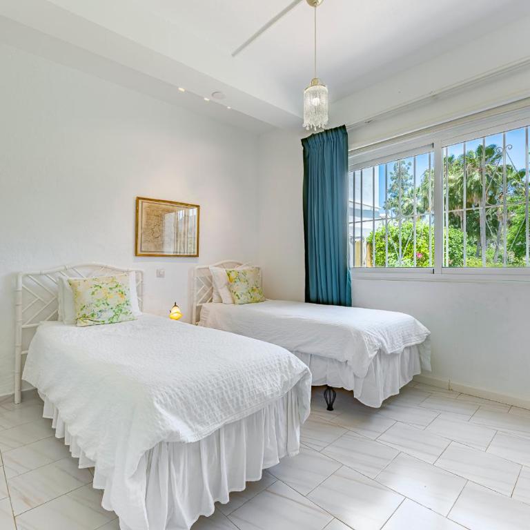 GOLF TOWN HOUSE IN ALOHA WITH POOL&GARDEN, Marbella - Vacation Home - 9