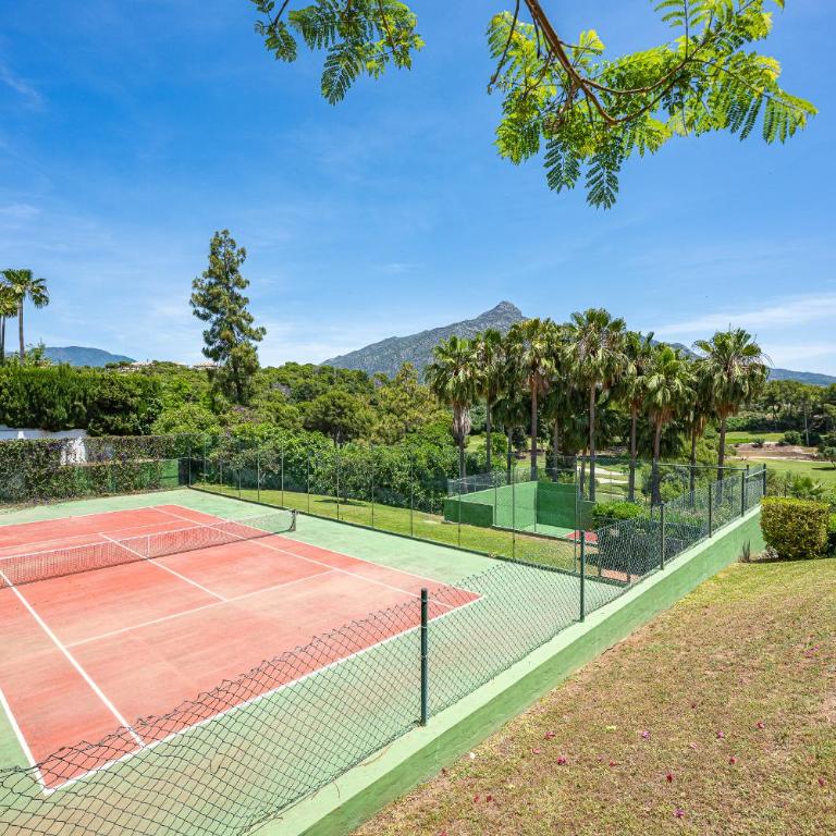 GOLF TOWN HOUSE IN ALOHA WITH POOL&GARDEN, Marbella - Vacation Home - 19