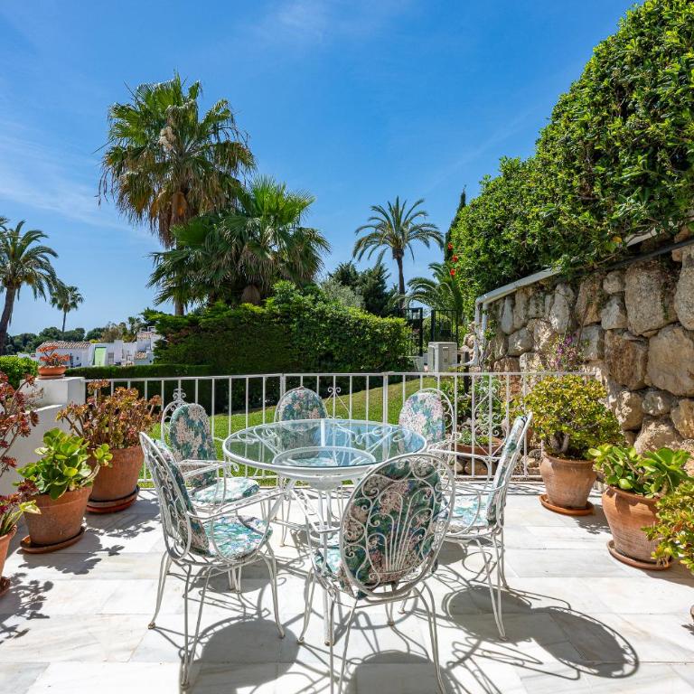 GOLF TOWN HOUSE IN ALOHA WITH POOL&GARDEN, Marbella - Vacation Home - 3