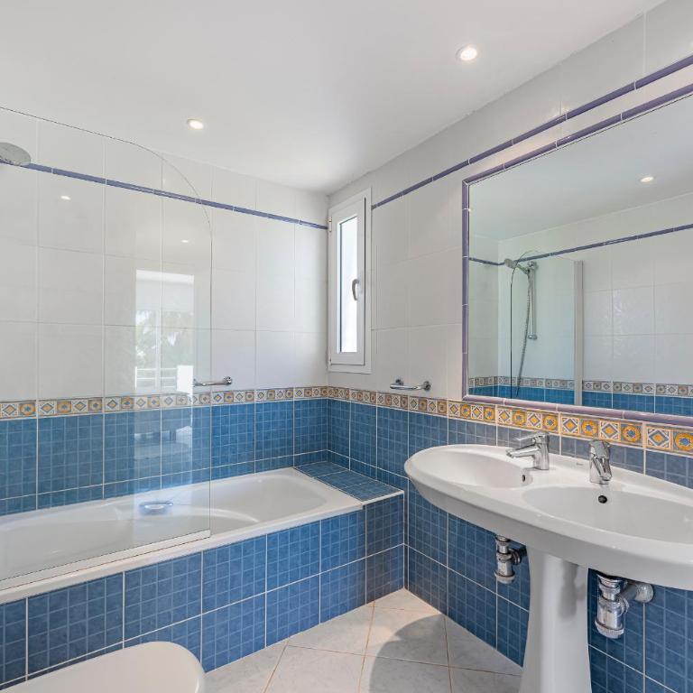 GOLF TOWN HOUSE IN ALOHA WITH POOL&GARDEN, Marbella - Vacation Home - 13