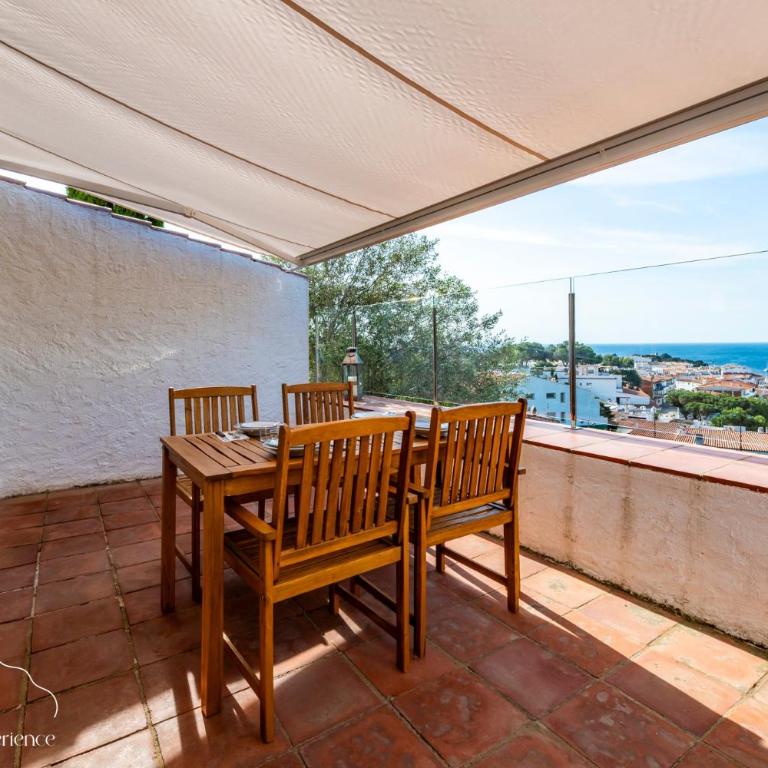 Can Rino - Vistas panorámicas I piscina I terraza I Brava Experience - Apartamento de 2 dormitorios con balcón y vistas al mar - 8
