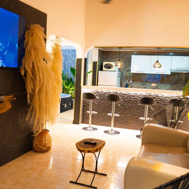 Le”More House - Three-Bedroom House - 1