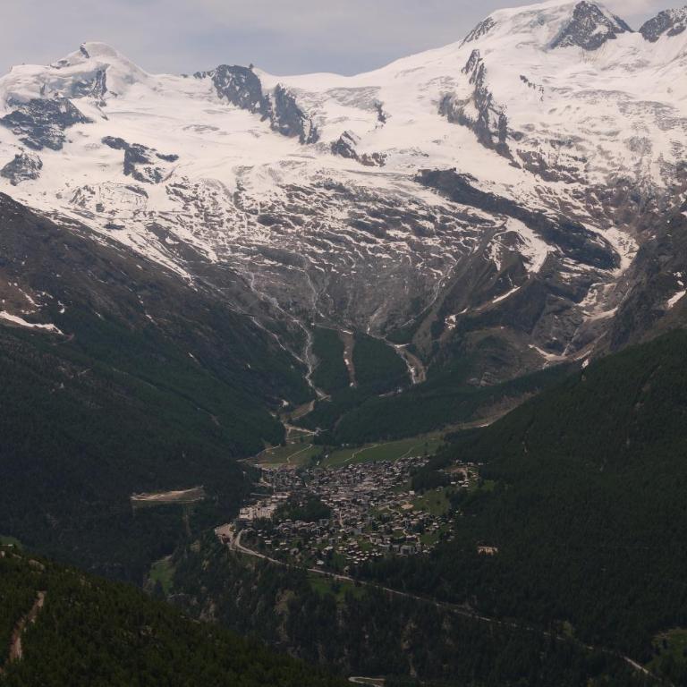 Family Home Base near Saas Fee with Mountain View - Apartment mit 2 Schlafzimmern und Balkon - 52