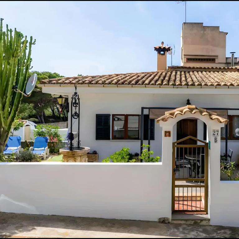 Cactus House - Three-Bedroom House - 24