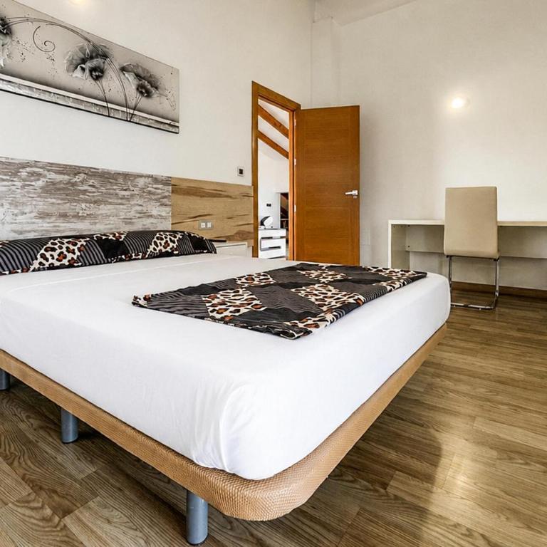 Beautiful Home In Murcia With Private Swimming Pool, Can Be Inside Or Outside - Casa de 7 dormitorios - 17