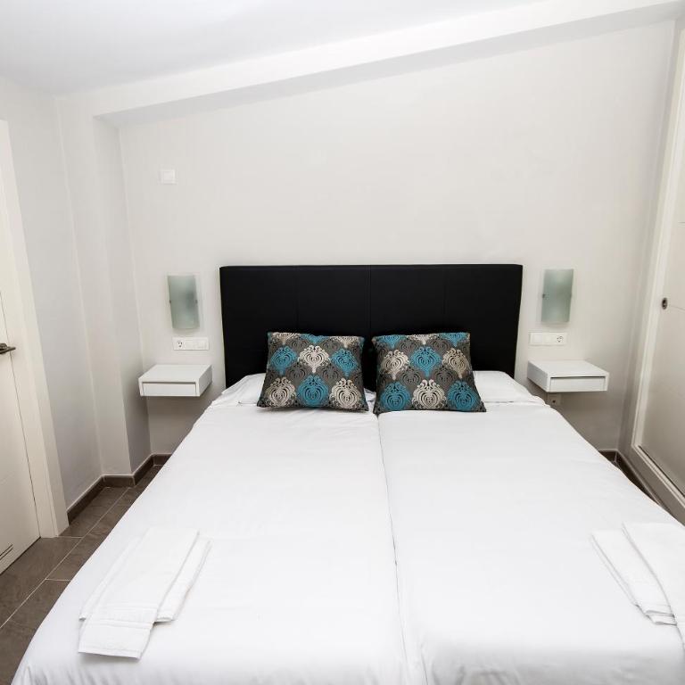 Apartamentos Pinar Málaga Centro - Carretería - Apartamento Dúplex Confort - Biedmas 2 - 4