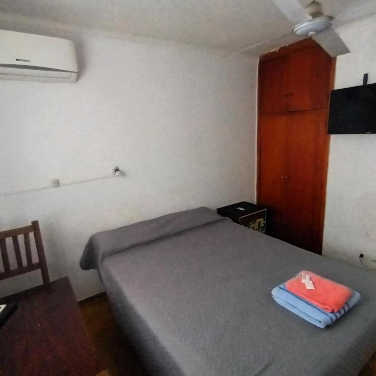 Hospedaje Alicia - Habitación Doble con baño privado - 2