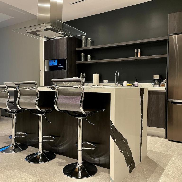 Upscale 2BR Apartment Prime Location & Lock-Off - Apartamento Deluxe de 2 dormitorios - 7