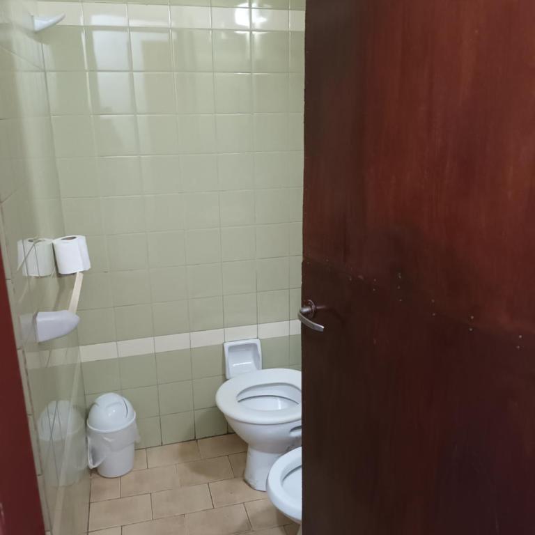 Hospedaje Alicia - Habitación Doble con baño privado - 4