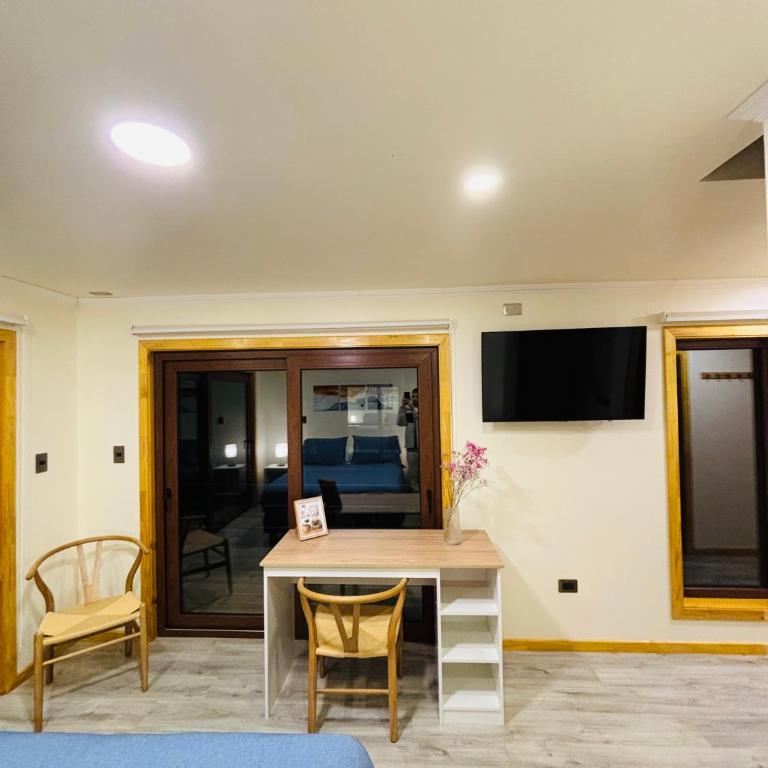 Hotel Neyün La Junta - Family Room with Terrace - 7