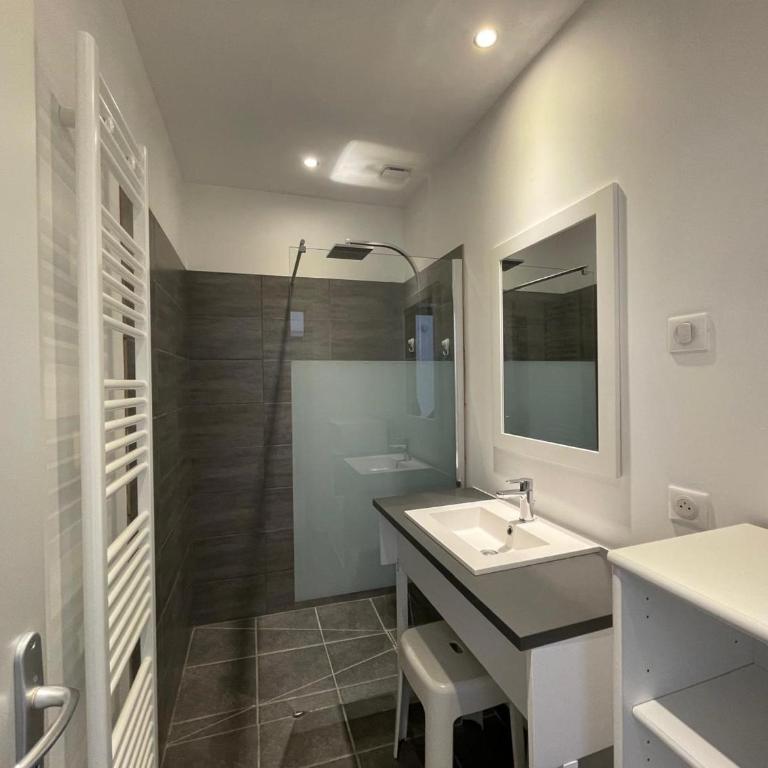 Maison charmante, animaux OK - 4 pers. - FR-1-323-623 - Appartement - 5