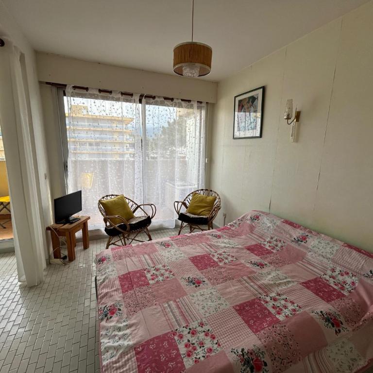 Studio avec balcon et parking en bord de plage - FR-1-837-77 - Studio - 11