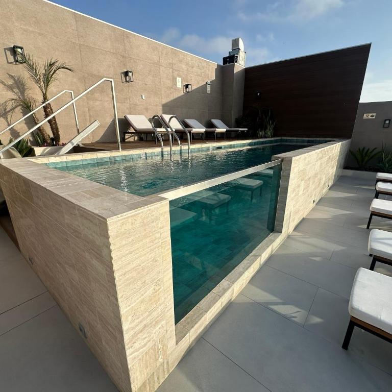Ocean view apartment with balcony, pool and gym - One-Bedroom Apartment - 29