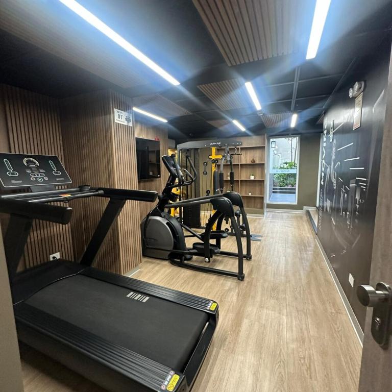 Ocean view apartment with balcony, pool and gym - One-Bedroom Apartment - 31