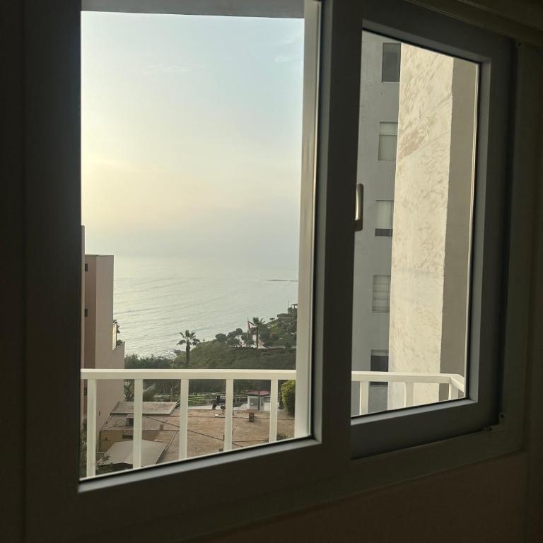 Ocean view apartment with balcony, pool and gym - One-Bedroom Apartment - 53