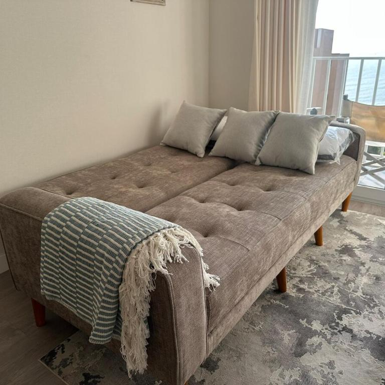Ocean view apartment with balcony, pool and gym - One-Bedroom Apartment - 73